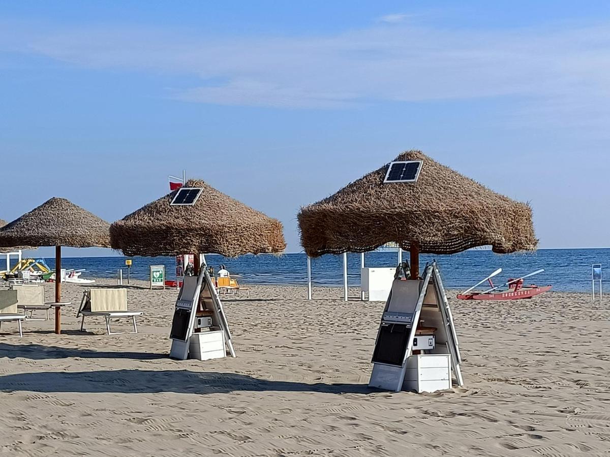 Hotel Bed & Book Ρίμινι Εξωτερικό φωτογραφία