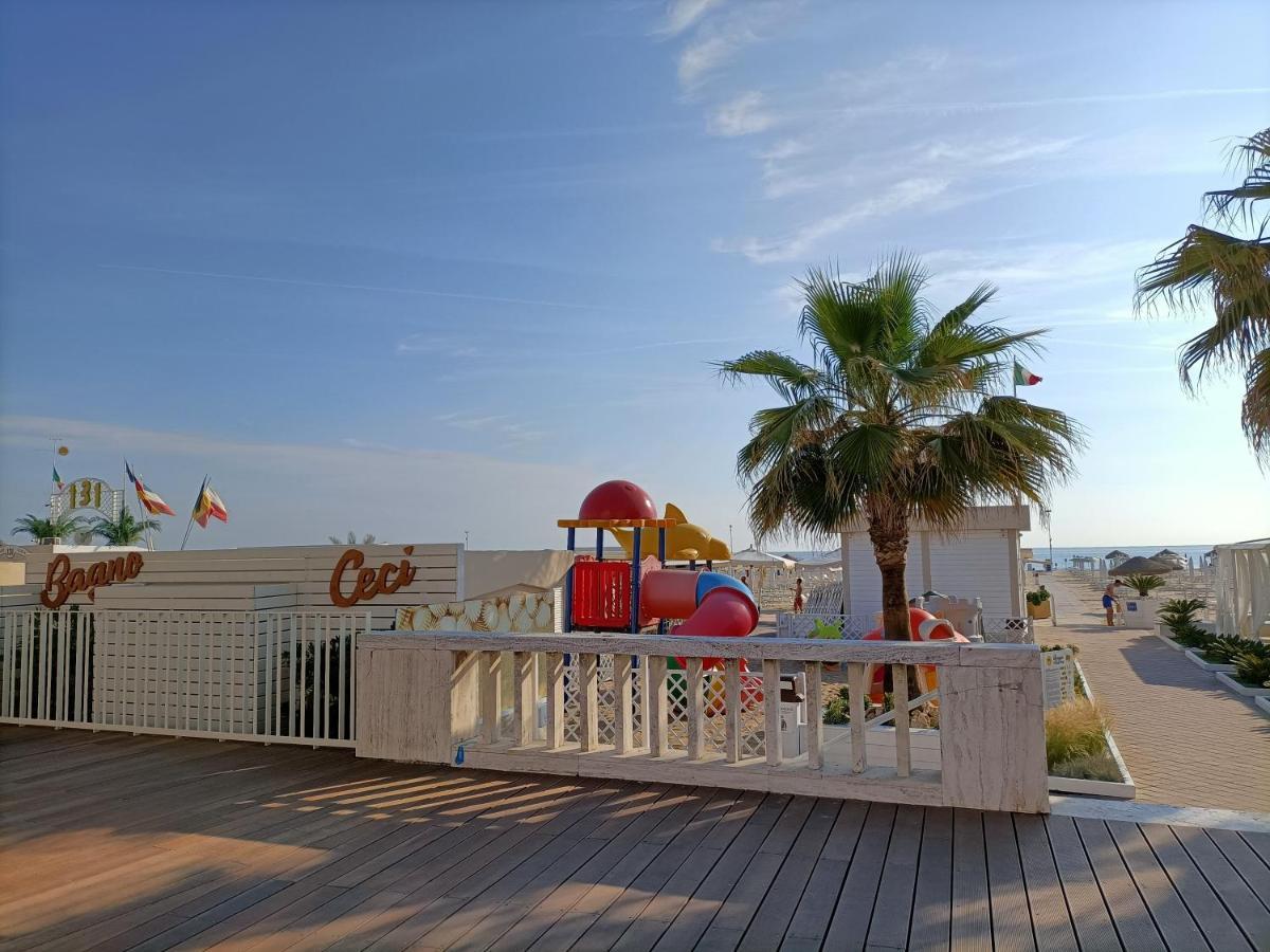 Hotel Bed & Book Ρίμινι Εξωτερικό φωτογραφία