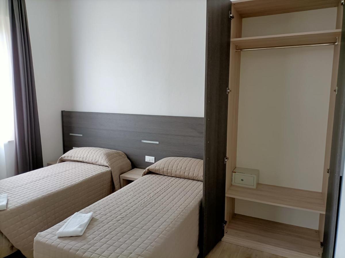 Hotel Bed & Book Ρίμινι Εξωτερικό φωτογραφία