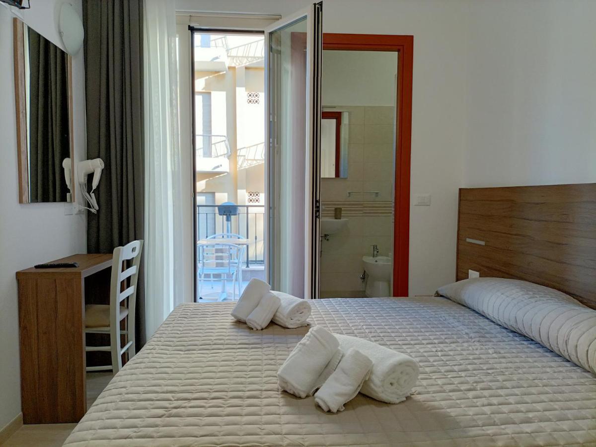 Hotel Bed & Book Ρίμινι Εξωτερικό φωτογραφία