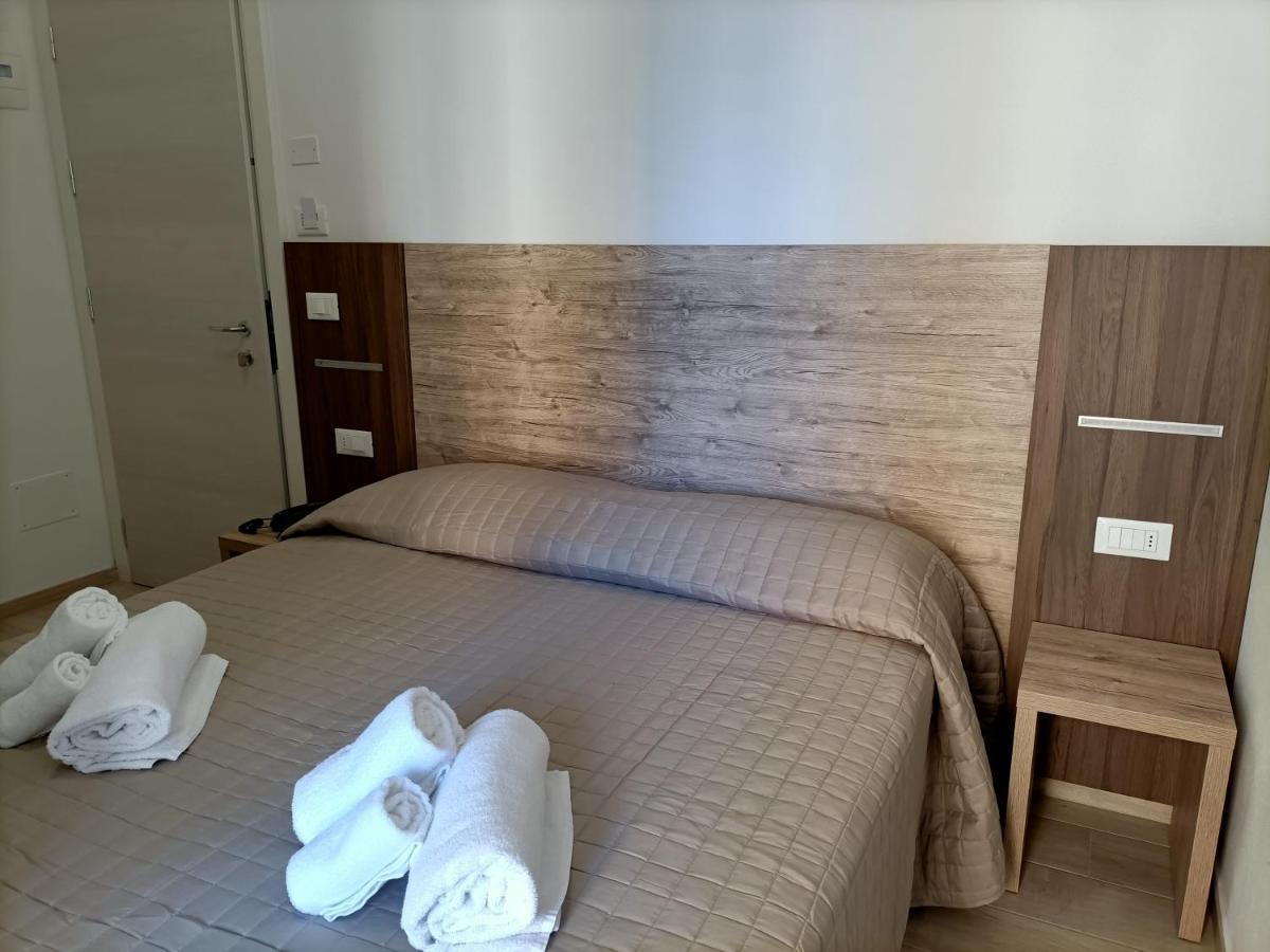 Hotel Bed & Book Ρίμινι Εξωτερικό φωτογραφία