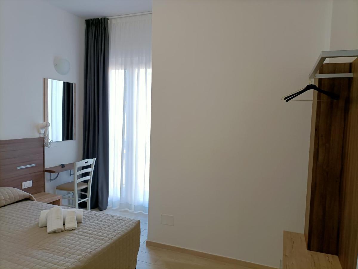 Hotel Bed & Book Ρίμινι Εξωτερικό φωτογραφία