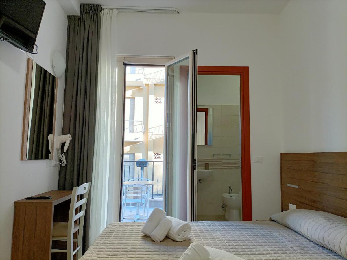 Hotel Bed & Book Ρίμινι Εξωτερικό φωτογραφία