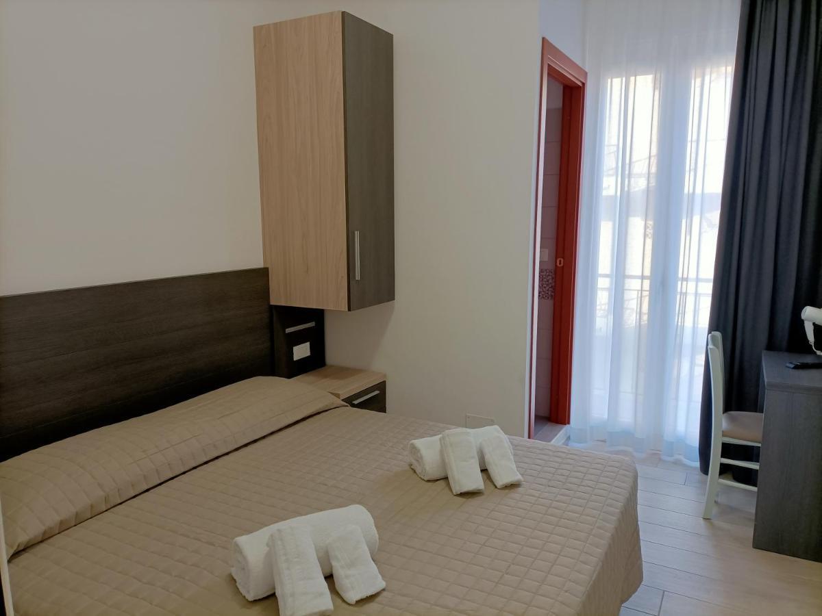 Hotel Bed & Book Ρίμινι Εξωτερικό φωτογραφία