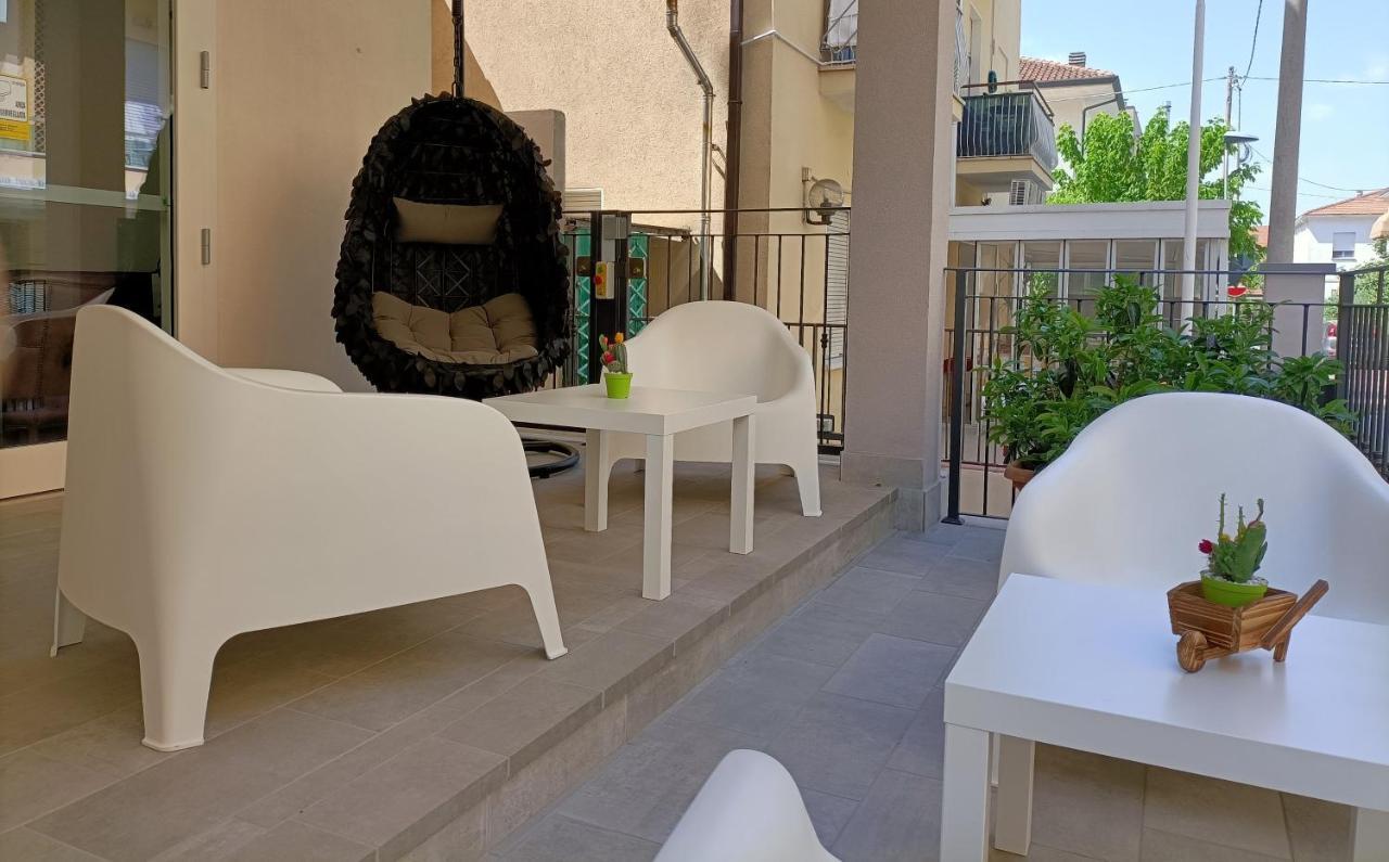 Hotel Bed & Book Ρίμινι Εξωτερικό φωτογραφία