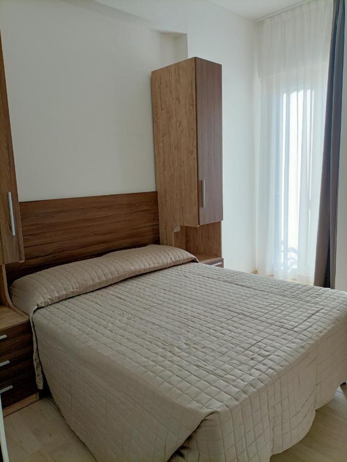 Hotel Bed & Book Ρίμινι Εξωτερικό φωτογραφία